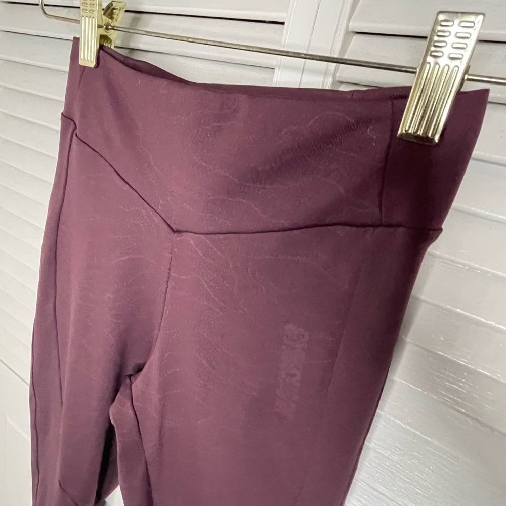 Sale🦈 Gymshark Lustre Leggings in Berry Red Size Medium - Picture 4 of 6